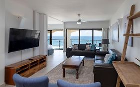 802 Bermudas - Seaviews & Beach Access - Modern 3Br
